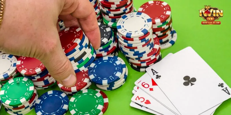 Chơi Poker Online - Tổng Hợp Mẹo Hay Chinh Phục Mọi Ván Bài